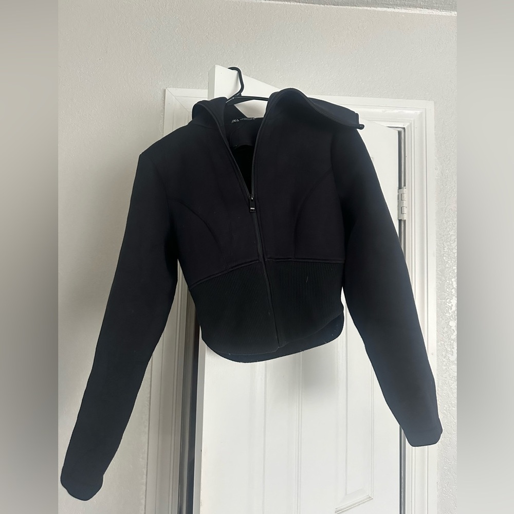 ZARA BLACK ZIPPER JACKET